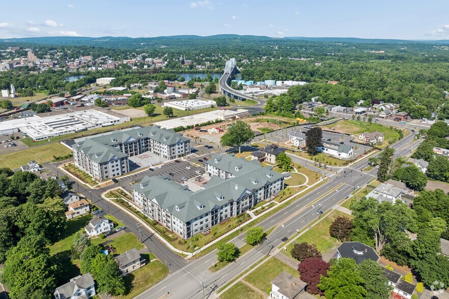 Main St, Portland, CT à louer - Aérien – Image 1 sur 34