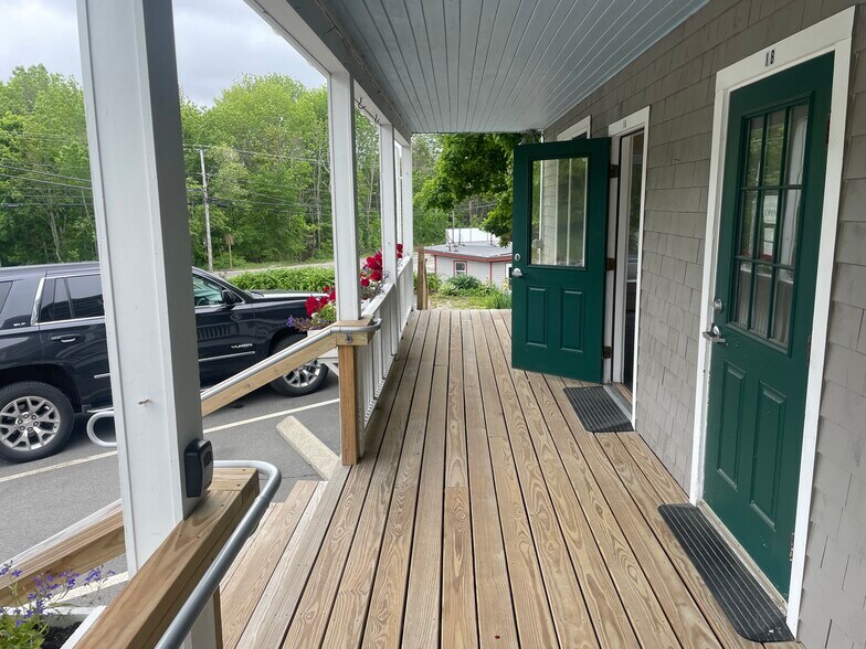 4 Ellsworth Rd, Blue Hill, ME à louer - Photo de l’immeuble – Image 2 sur 3