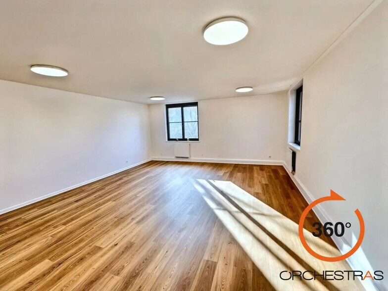 Bureau dans Lognes à louer - Photo de l’immeuble – Image 1 sur 18