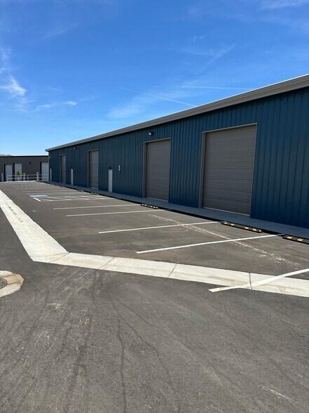 7879 N Virginia St, Reno, NV à louer - Photo de l’immeuble – Image 1 sur 6