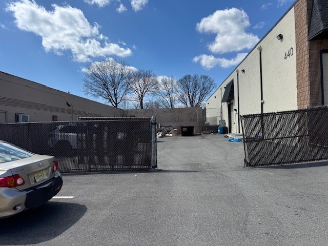 440 Banta Pl, Fair Lawn, NJ à louer - Photo de l’immeuble – Image 3 sur 4