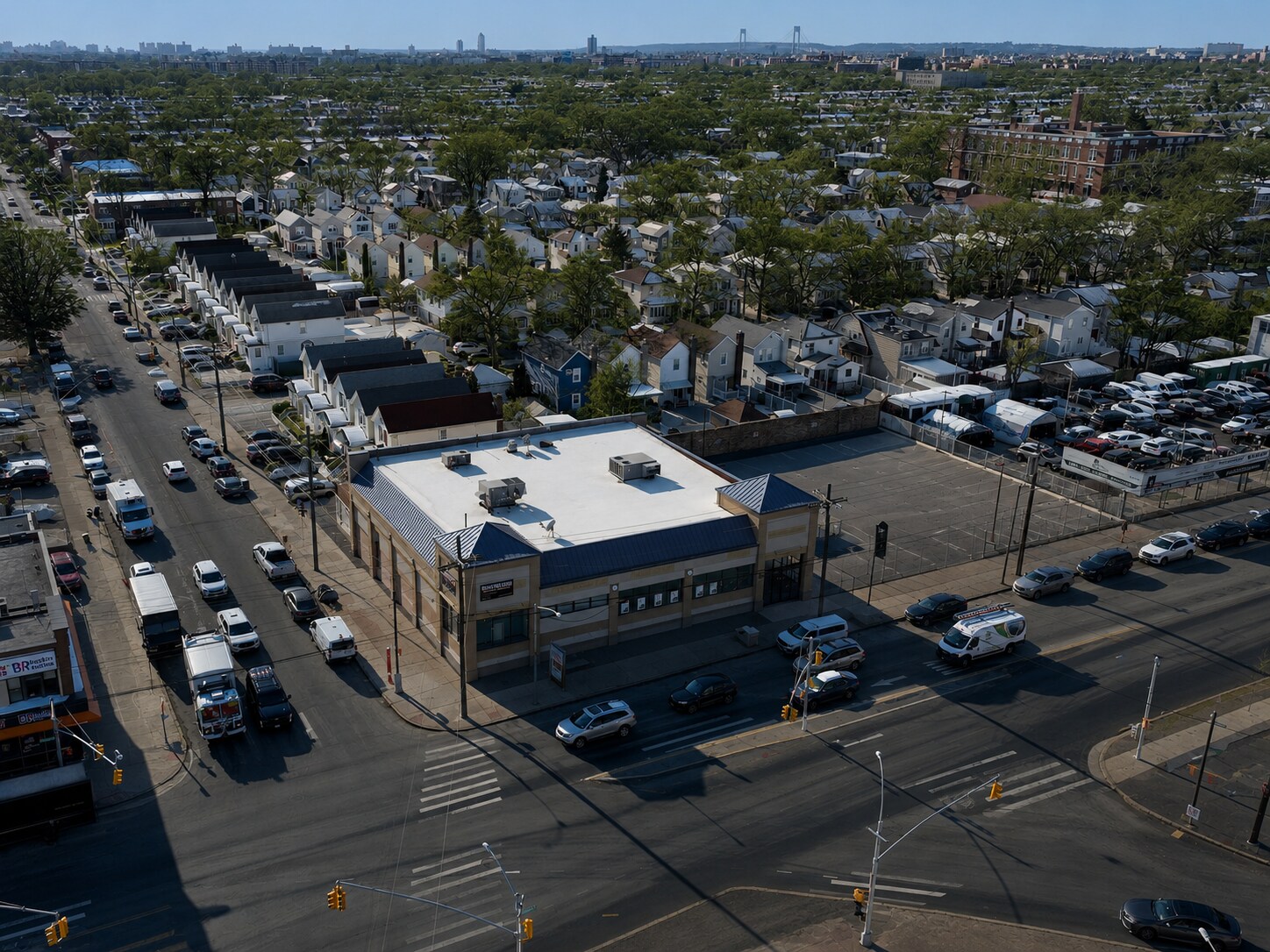 2324 Flatbush Ave, Brooklyn, NY à louer Photo de l’immeuble– Image 1 sur 7
