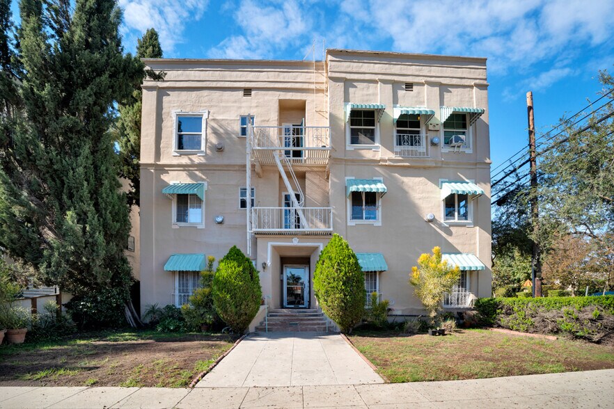 859 N June St, Los Angeles, CA à vendre - Photo de l’immeuble – Image 1 sur 11