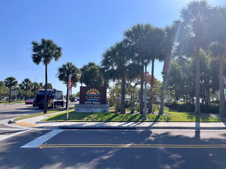 200 75th Ave, Saint Pete Beach, FL à vendre - Photo de l’immeuble – Image 3 sur 4