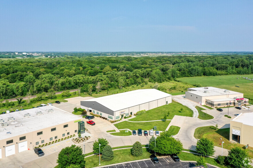 1110 Aries Dr, Lincoln, NE à louer - Photo de l’immeuble – Image 2 sur 13