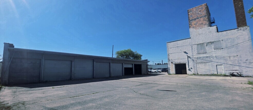 1112 Monroe St, Toledo, OH à louer - Photo de l’immeuble – Image 2 sur 8