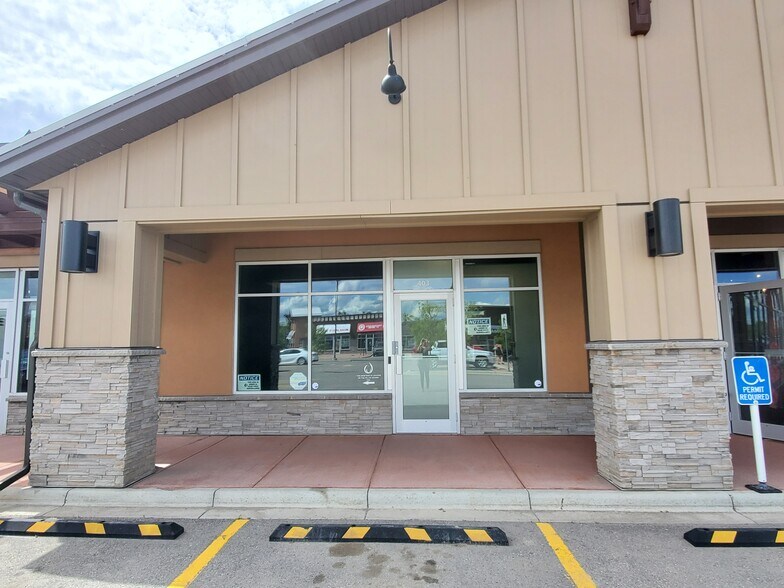320 West Creek Dr, Chestermere, AB à louer - Photo de l’immeuble – Image 3 sur 4