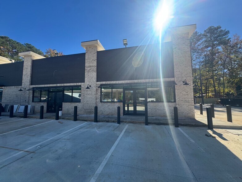 3843 Glenwood Rd, Decatur, GA à louer - Photo de l’immeuble – Image 2 sur 6