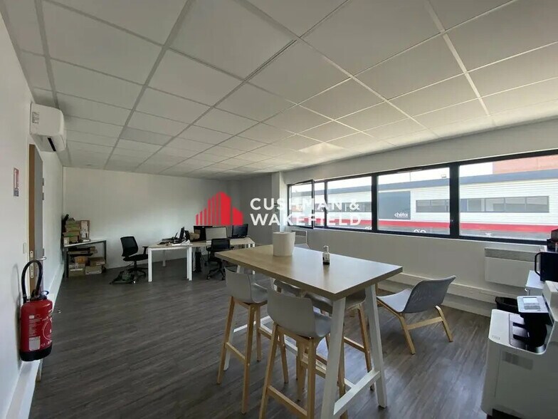 Local d’activités dans Toulouse à louer - Photo de l’immeuble – Image 2 sur 4