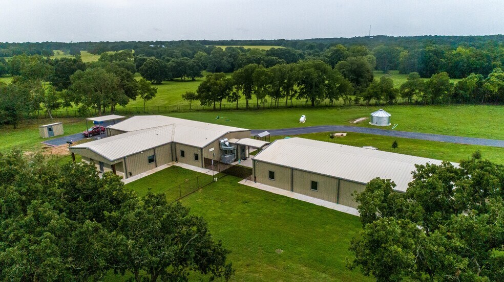 40693 Center Hill Road, Hempstead, TX à vendre - Photo de l’immeuble – Image 3 sur 88