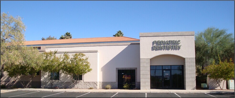 5920 N La Cholla Blvd, Tucson, AZ à louer - Photo de l’immeuble – Image 3 sur 7