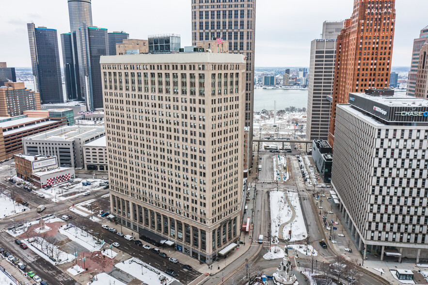 660 Woodward Ave, Detroit, MI à louer - Photo de l’immeuble – Image 1 sur 11