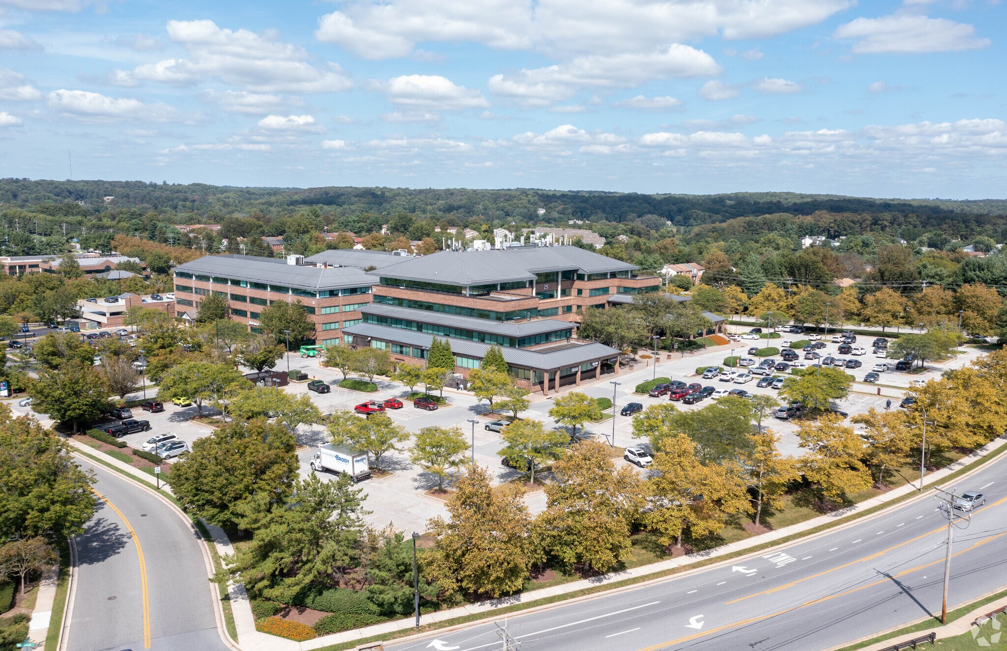 21 Crossroads Dr, Owings Mills, MD à louer Photo de l’immeuble– Image 1 sur 5