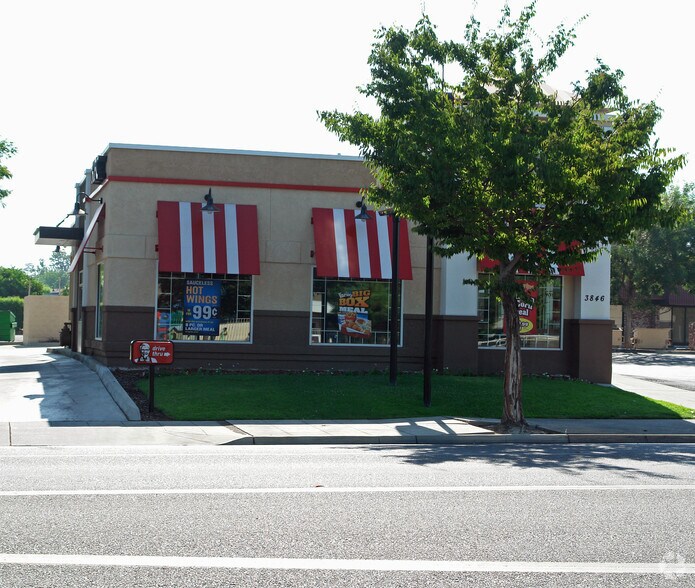 3846 N West Ave, Fresno, CA à louer - Photo de l’immeuble – Image 2 sur 2