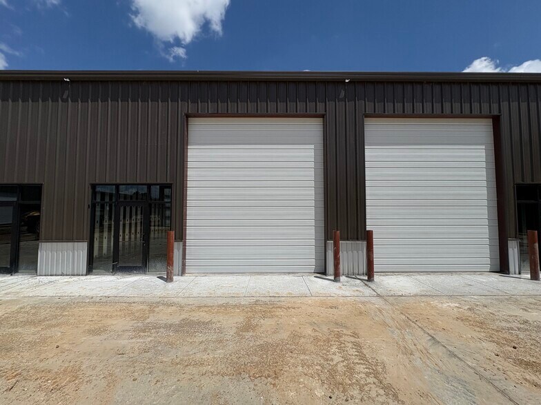 12338 Spring Cypress Rd, Tomball, TX à louer - Photo de l’immeuble – Image 2 sur 16