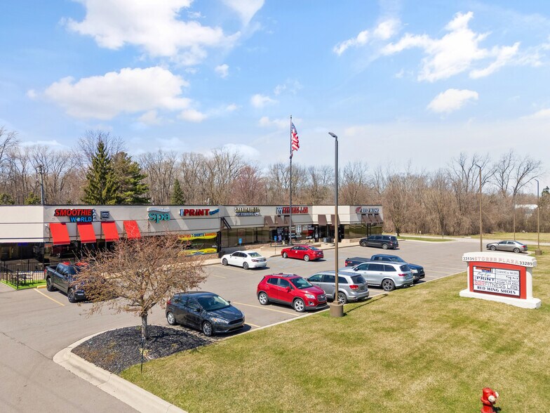 33131-33289 Mound Rd, Sterling Heights, MI à louer - Photo de l’immeuble – Image 3 sur 11