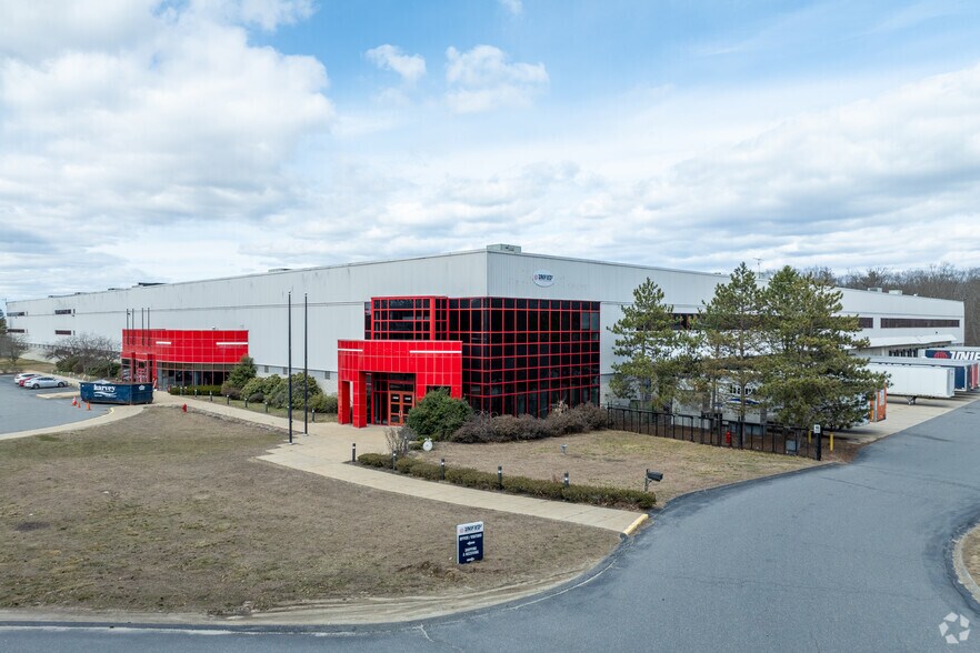 580 Fort Pond Rd, Lancaster, MA à louer - Photo de l’immeuble – Image 3 sur 7