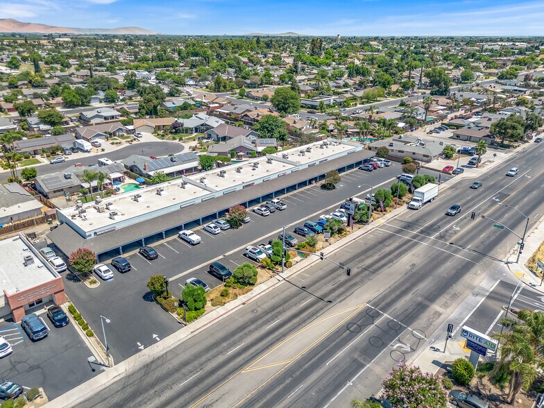 820 N Alta Ave, Dinuba, CA à louer - Photo de l’immeuble – Image 3 sur 27