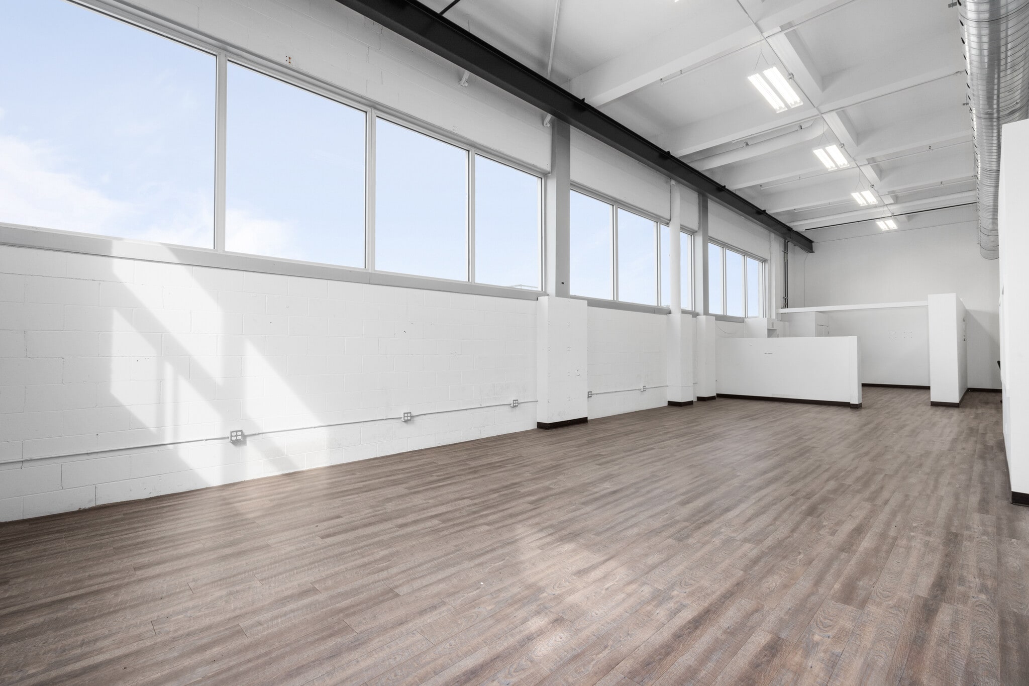4760 Rue Acorn, Montréal, QC à louer Photo intérieure– Image 1 sur 6