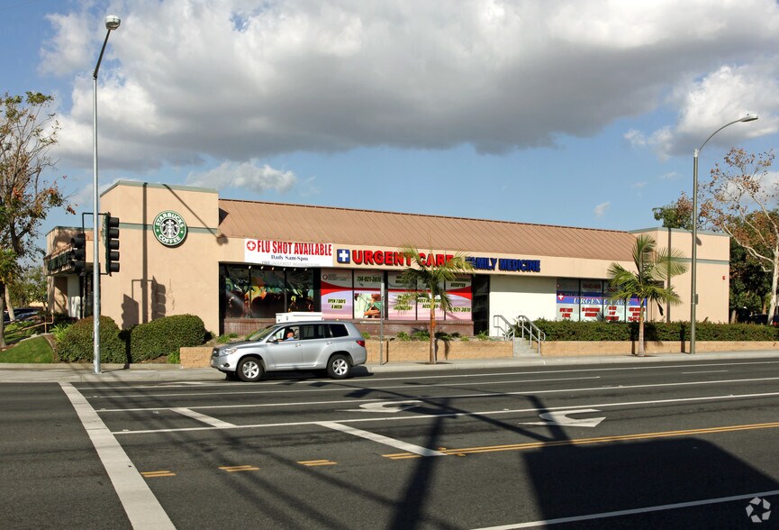 2115 N Tustin St, Orange, CA à louer - Photo principale – Image 1 sur 5
