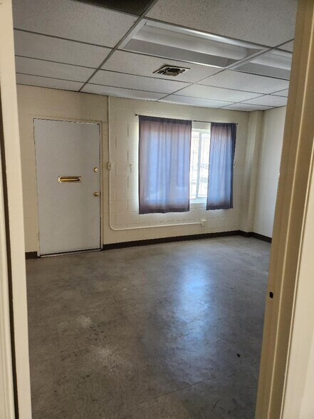 6160 Lemona Ave, Van Nuys, CA à louer - Photo de l’immeuble – Image 2 sur 7