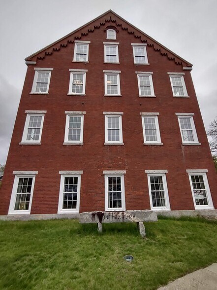 1 Mill Plz, Laconia, NH à vendre - Photo de l’immeuble – Image 2 sur 9