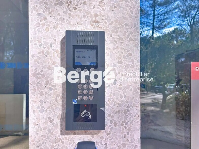 Bureau dans SOPHIA ANTIPOLIS à louer - Photo de l’immeuble – Image 2 sur 13