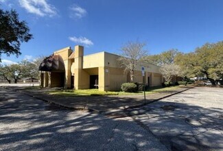 Plus de détails pour 321 S Fairfield Dr, Pensacola, FL - Bureau à vendre