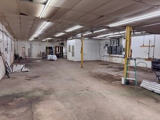 Plus de détails pour 109 S Clinton St, Alexandria, IN - Industriel/Logistique à vendre