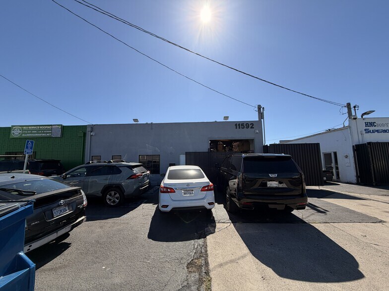 11592 Anabel, Garden Grove, CA à vendre - Photo de l’immeuble – Image 1 sur 37