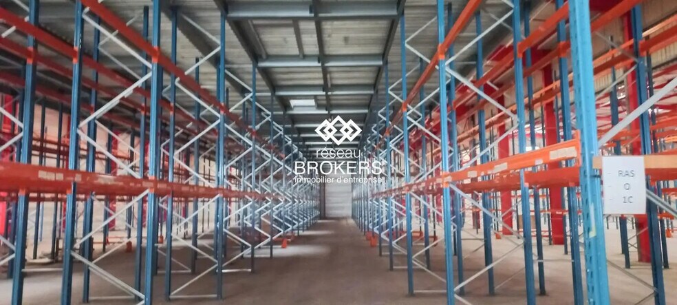 Industriel/Logistique dans Boé à louer - Photo de l’immeuble – Image 3 sur 12
