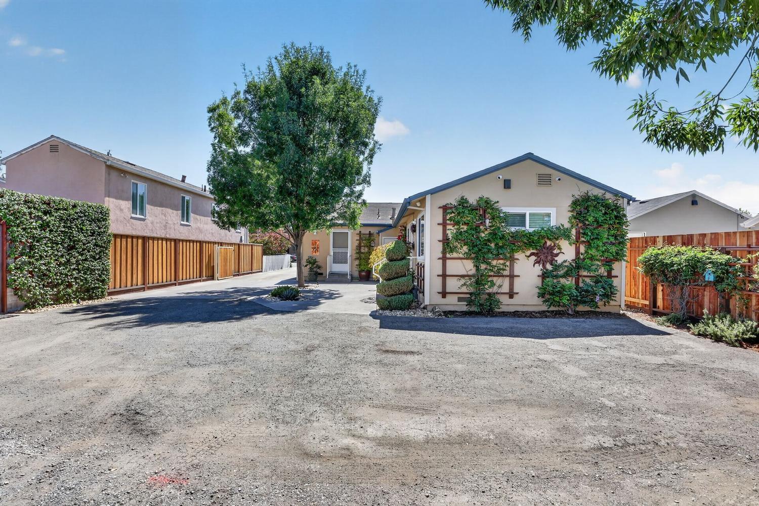 20835 Chester St, Castro Valley, CA à vendre Photo de l’immeuble– Image 1 sur 27