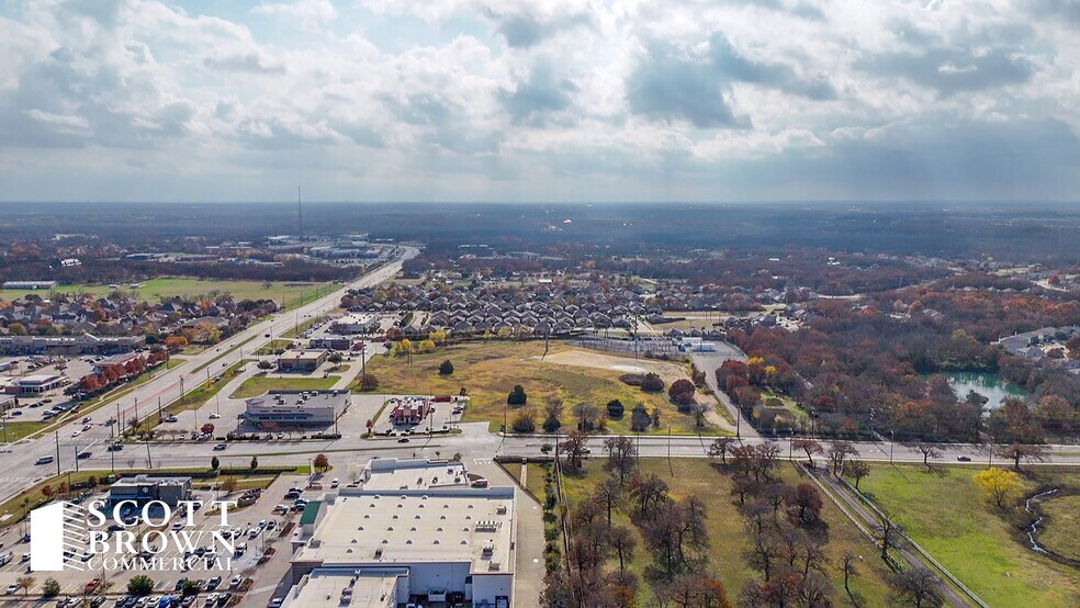 Teasley Ln, Denton, TX à vendre - Photo de l’immeuble – Image 3 sur 7