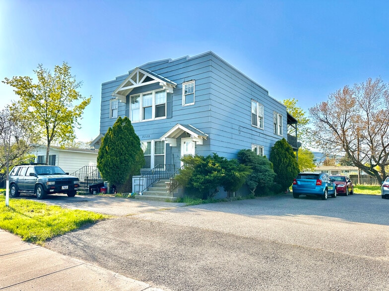 2329 Fairview Ave, Missoula, MT à vendre - Photo principale – Image 1 sur 57