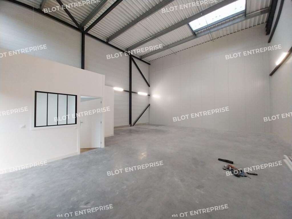 Local d’activités dans Theix-Noyalo à louer Photo intérieure– Image 1 sur 5