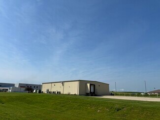 Plus de détails pour 100 N Industrial Pky, West Union, IA - Industriel/Logistique à vendre