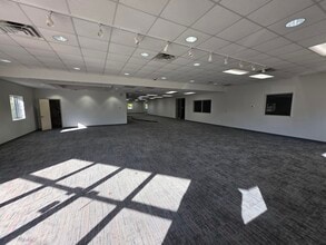 6358 Pinemont Dr, Houston, TX à louer Photo intérieure– Image 1 sur 18