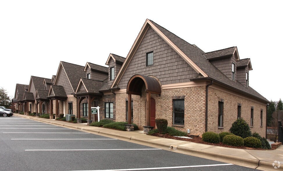 900 Old Winston Rd, Kernersville, NC à vendre - Photo de l’immeuble – Image 2 sur 5