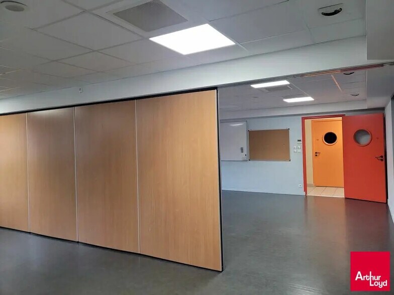 Bureau dans Le Mans à louer - Photo de l’immeuble – Image 2 sur 9