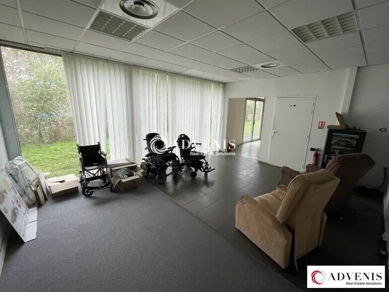 Local d’activités dans Bordeaux à louer - Photo de l’immeuble – Image 2 sur 7