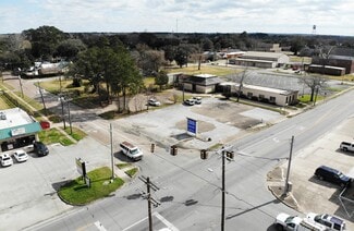 Plus de détails pour 714 Main St, Liberty, TX - Bureau à vendre