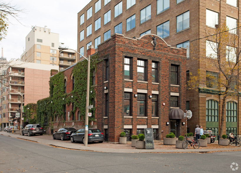 191 John St, Toronto, ON à louer - Photo principale – Image 1 sur 2