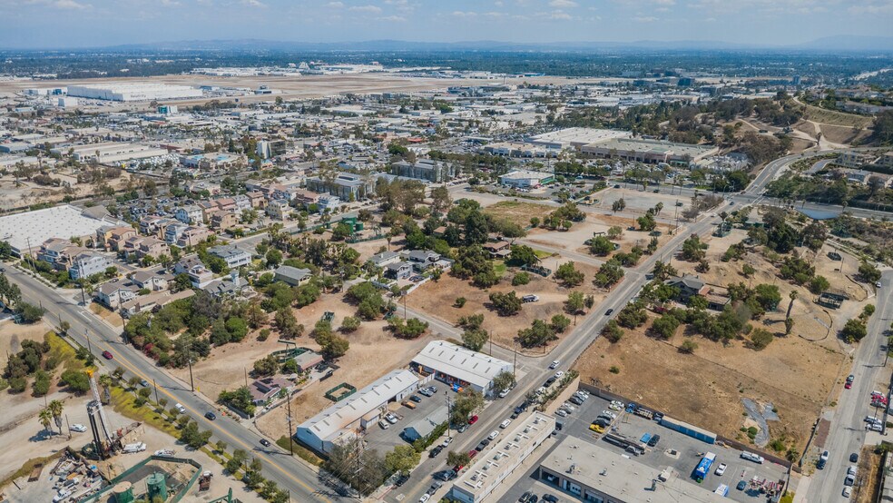 2420 Gaviota Ave, Signal Hill, CA à vendre - Photo de l’immeuble – Image 2 sur 7