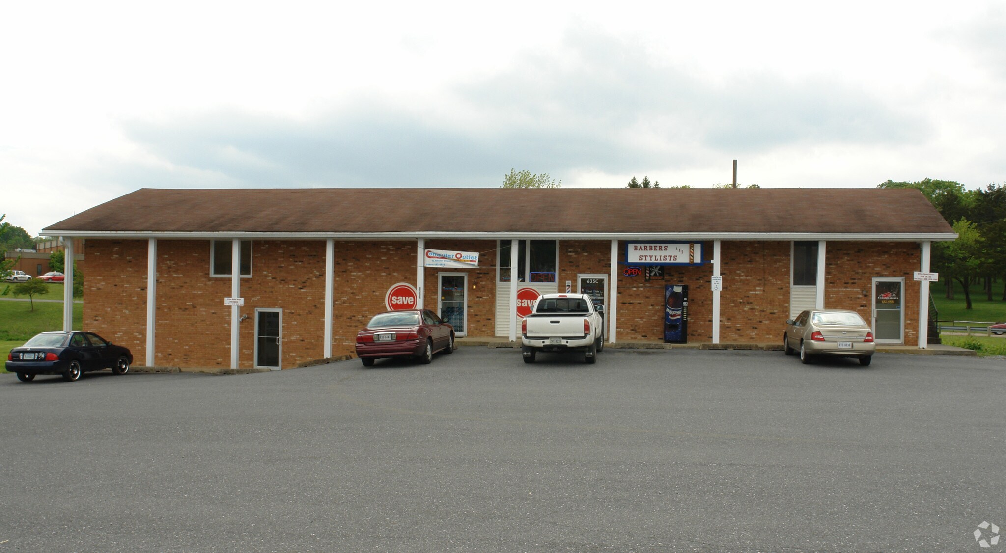 635 Market St, Harrisonburg, VA à vendre Photo principale– Image 1 sur 3