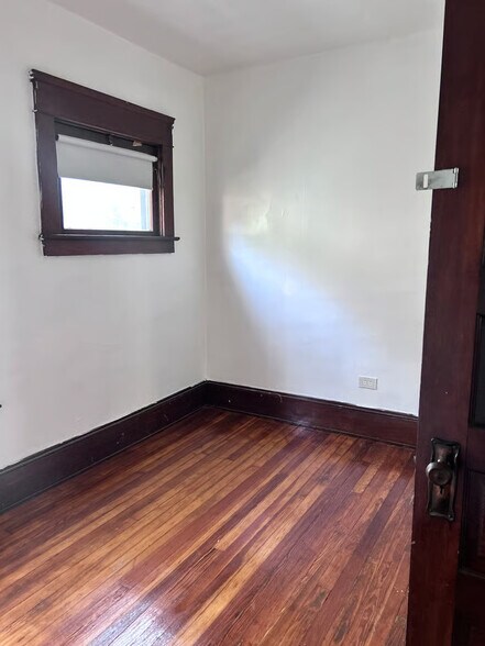 TURNKEY | 100% Occupied | $67,800 Gross portefeuille de 2 biens à vendre sur LoopNet.fr - Photo de l’immeuble – Image 3 sur 11