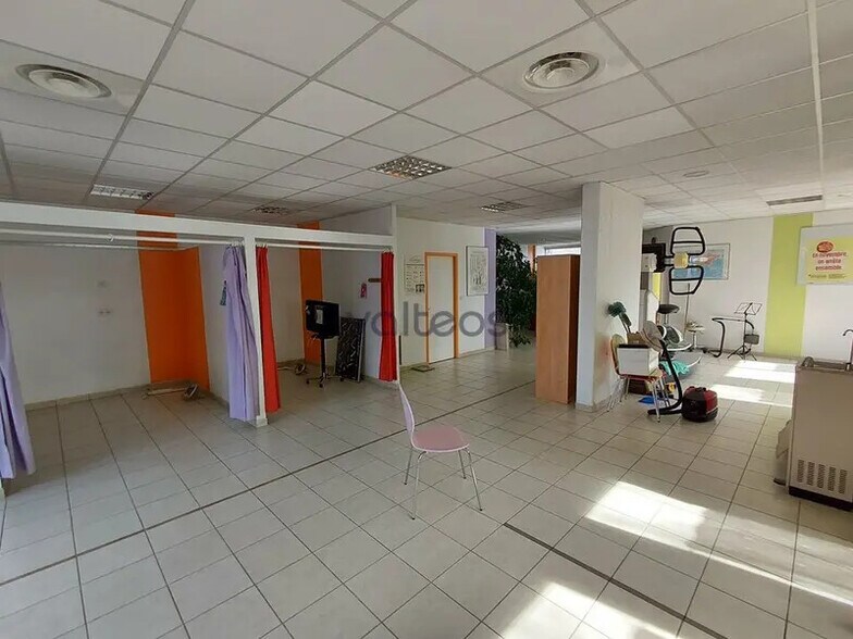 Bureau dans Lespinasse à vendre - Photo intérieure – Image 3 sur 6