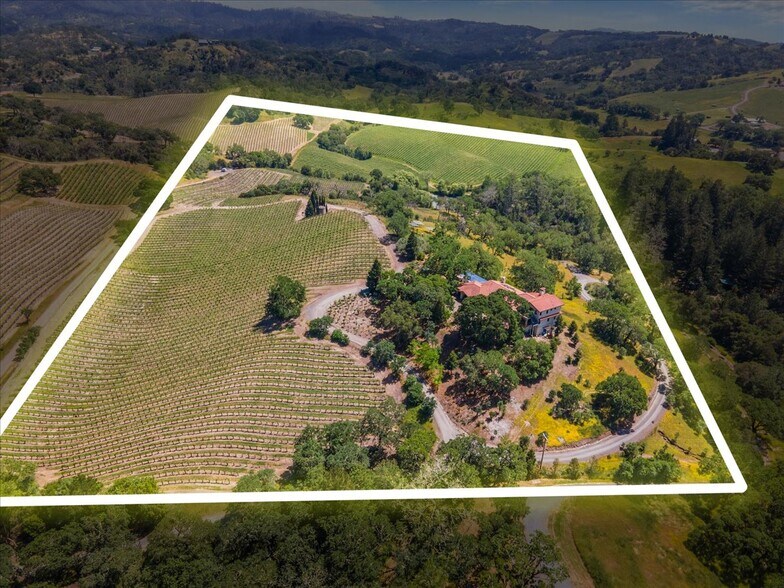 13404 Flora Ranch Rd, Healdsburg, CA à vendre - Aérien – Image 1 sur 16