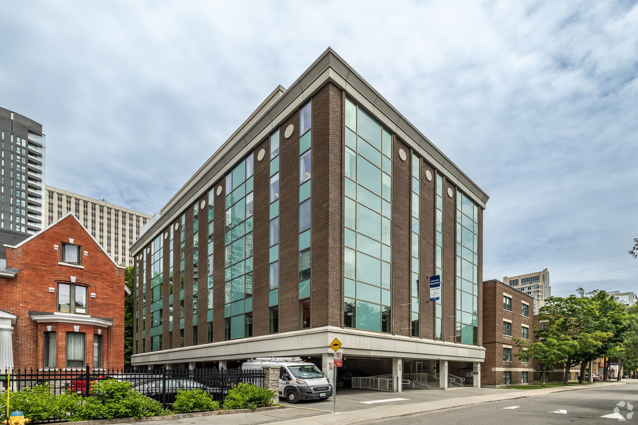 245 Cooper St, Ottawa, ON à louer Photo principale– Image 1 sur 5
