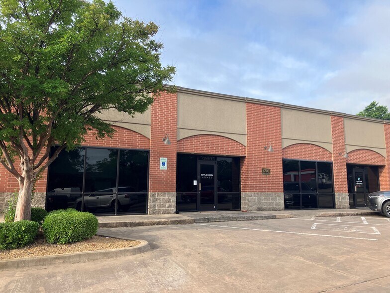 2700 Coltrane Pl, Edmond, OK à louer - Photo de l’immeuble – Image 1 sur 1