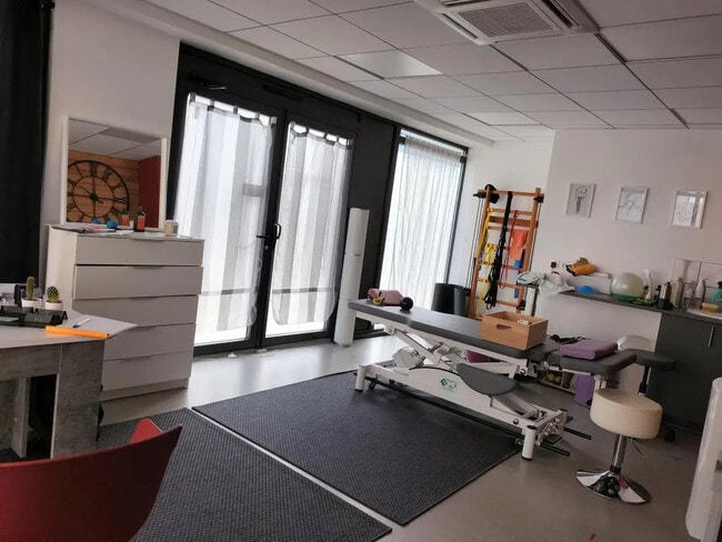 Plus de détails pour Local d’activités à vendre